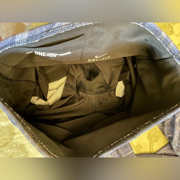 New Nike Dri-Fit Abstract Print Mesh Leggings Compression Short Built In XS TP - Picture 7 of 16